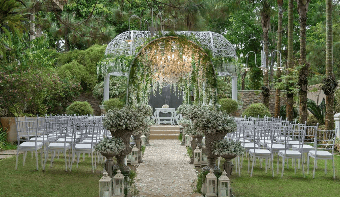 The Grass is Greener: 5 Tips on Planning Your Dream Garden Wedding